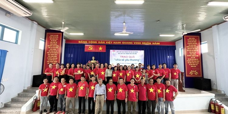 Hội Luật gia thành phố Thủ Đức về thăm vùng đất thép Củ Chi