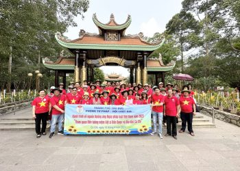 Hội Luật gia thành phố Thủ Đức về thăm vùng đất thép Củ Chi